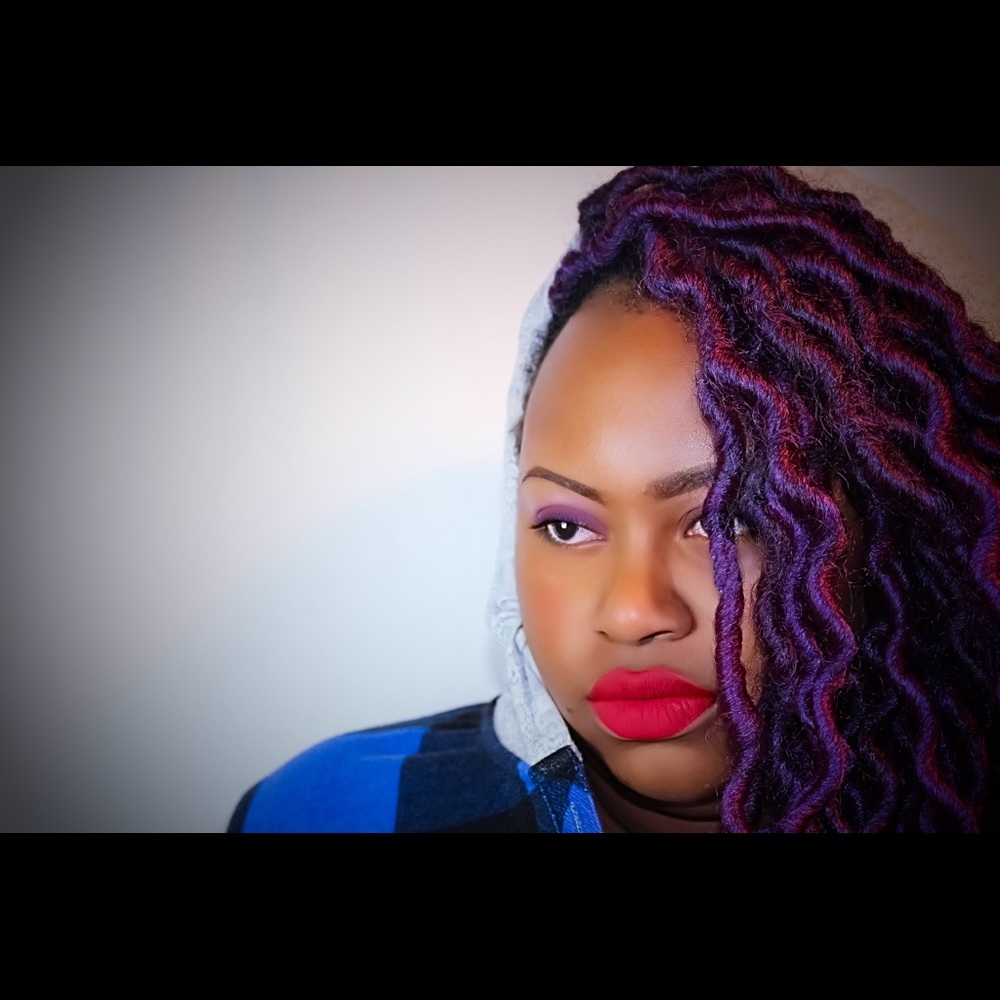 Meet your Posher, Latoya